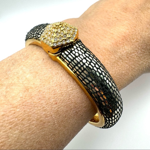 VINCE CAMUTO Black Silver Gold Metallic Snake Skin Rhinestones Chunky Cuff 6” - Picture 3 of 6
